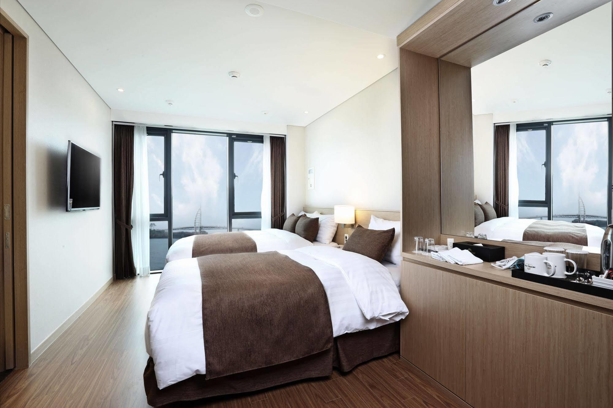 Hotel Fine Сеогвипо Екстериор снимка