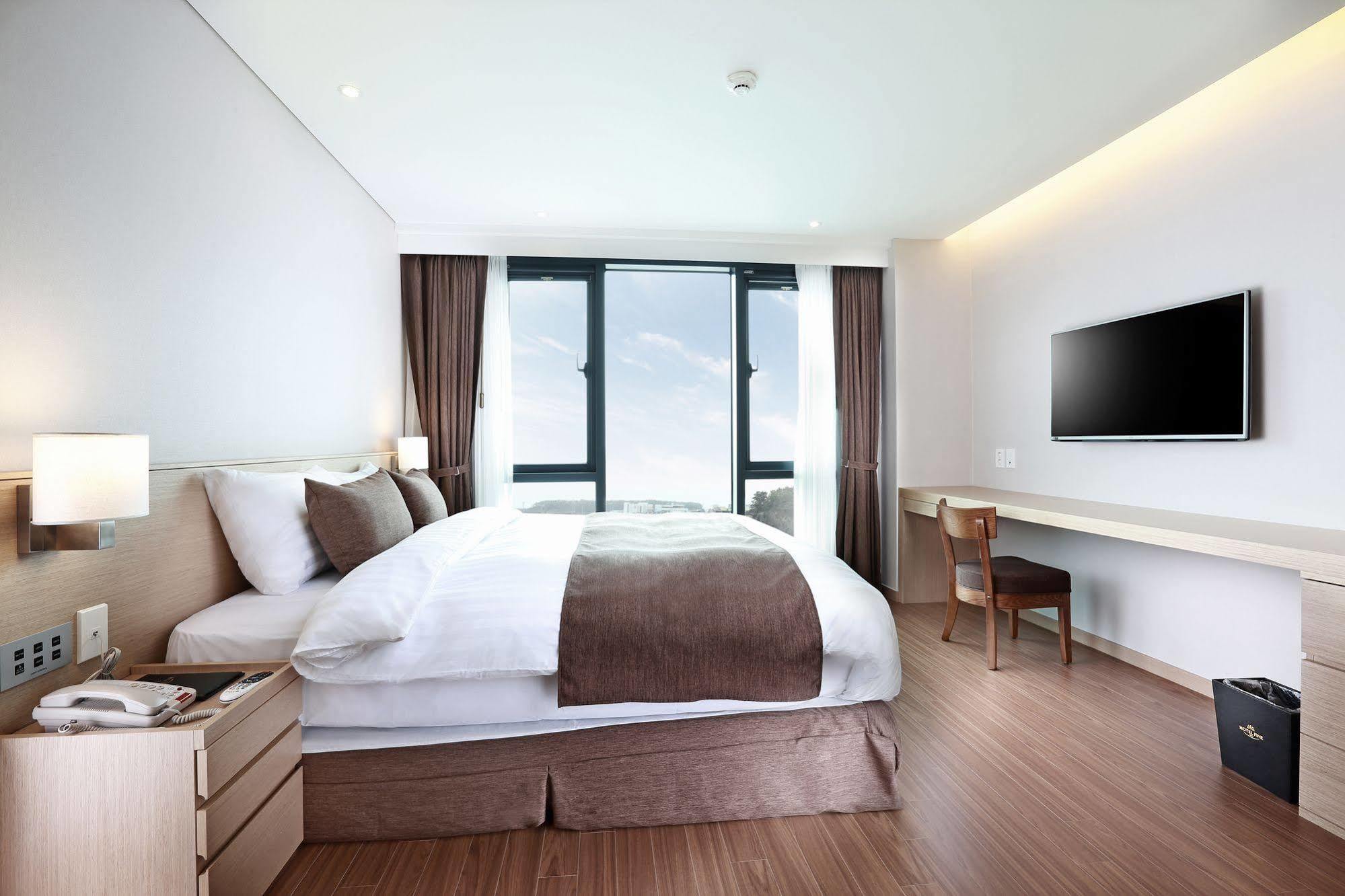 Hotel Fine Сеогвипо Екстериор снимка